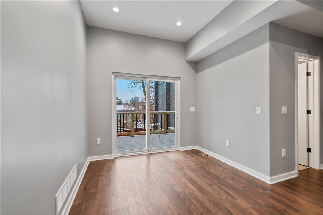 111 Hemlock St