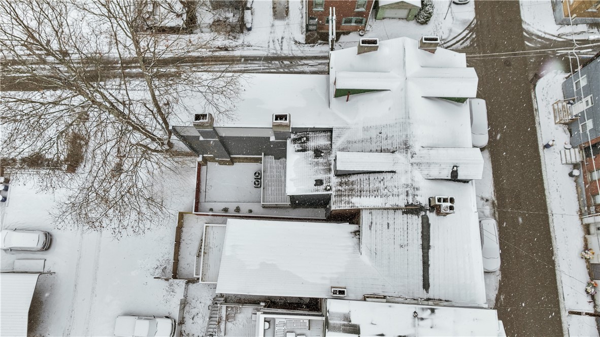 111 Hemlock St