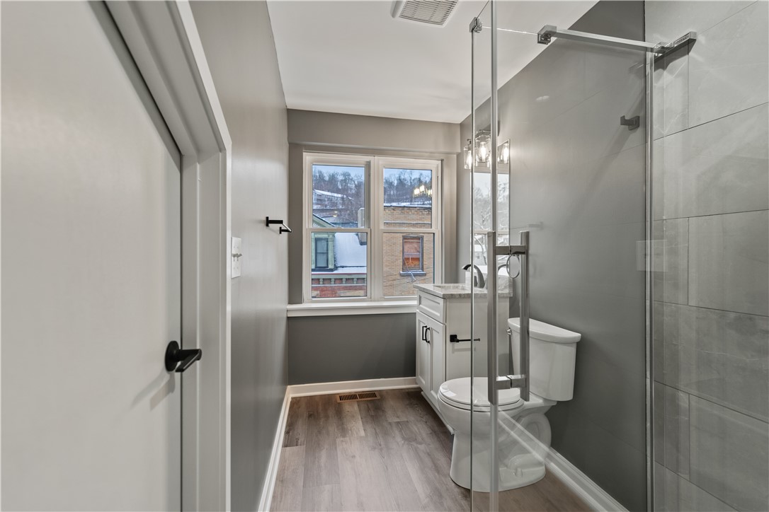 111 Hemlock St