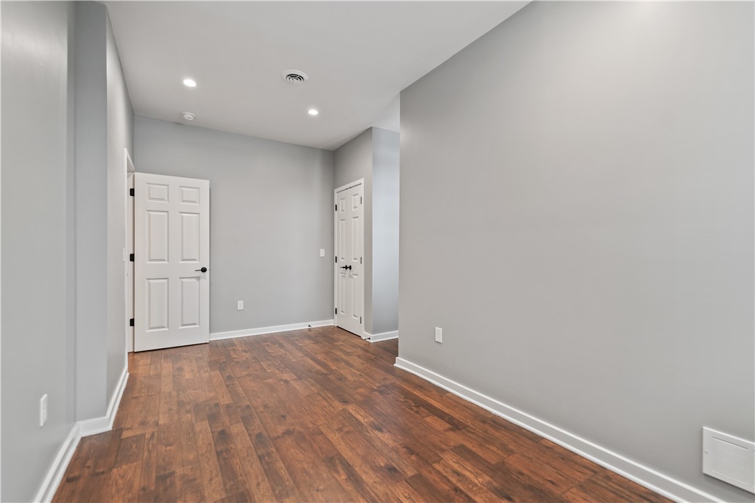 111 Hemlock St