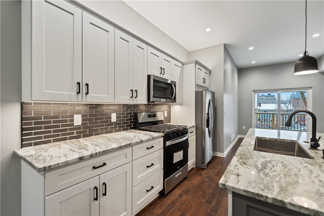 111 Hemlock St