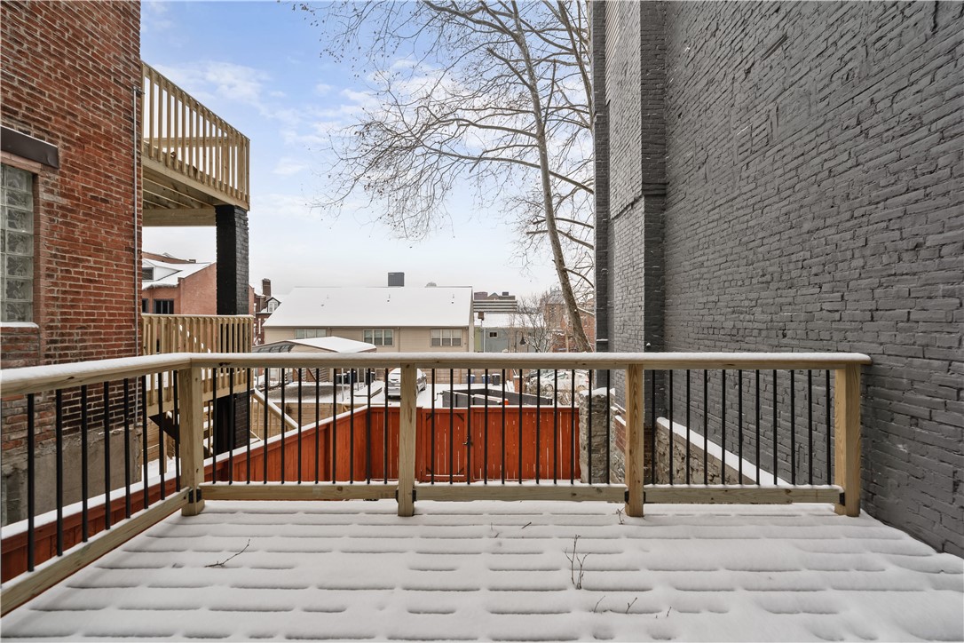 111 Hemlock St