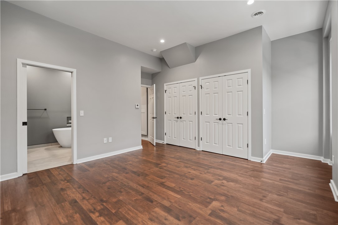 111 Hemlock St