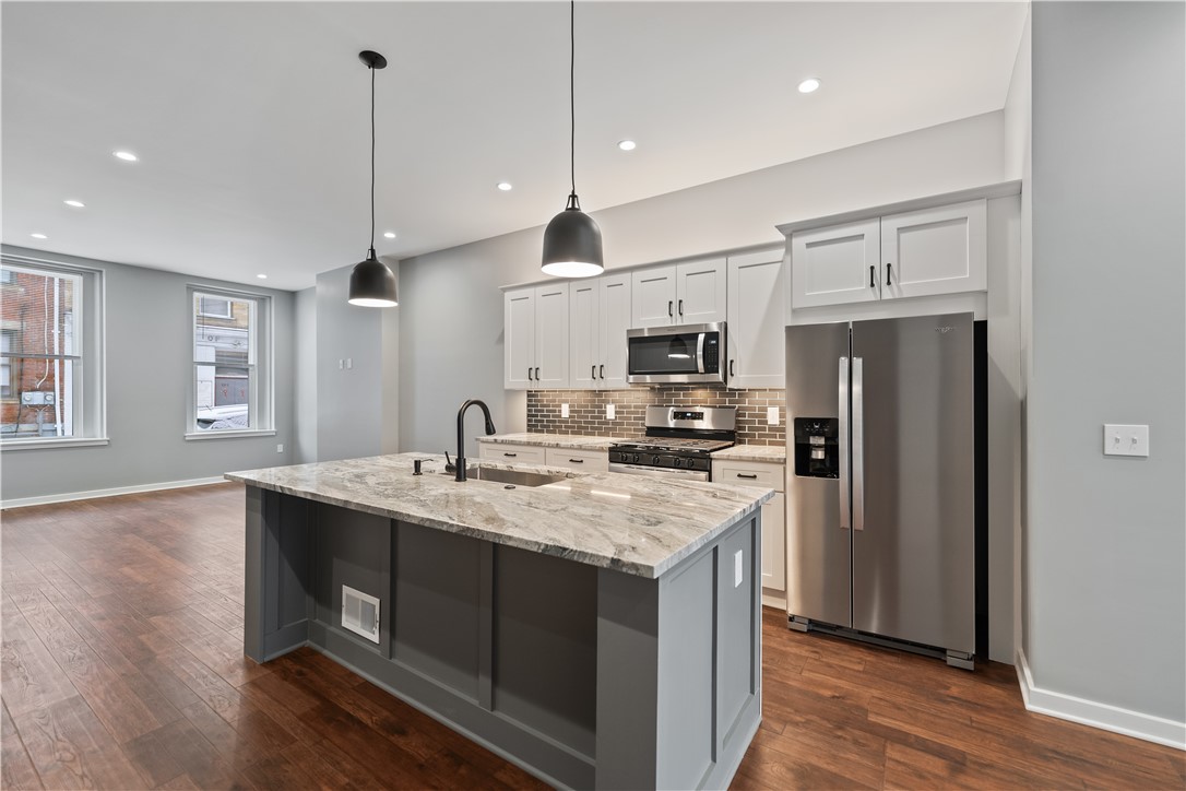 111 Hemlock St