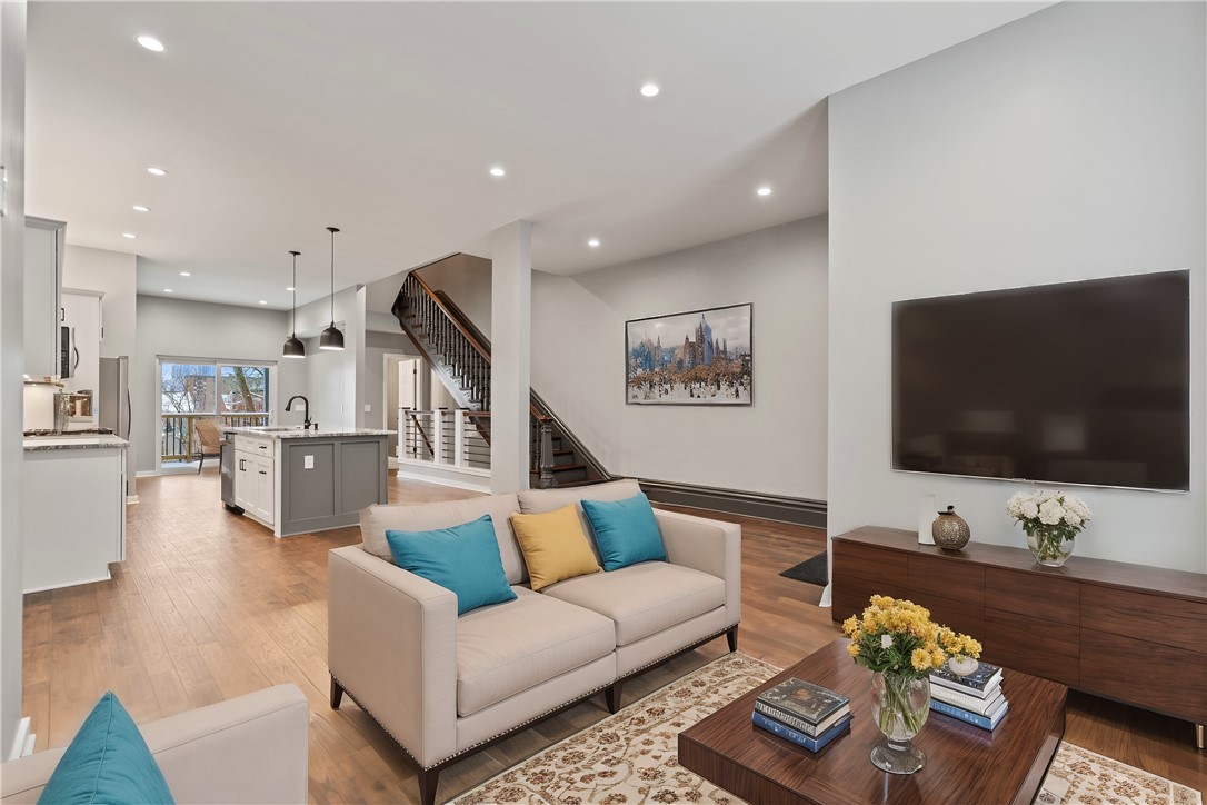 111 Hemlock St