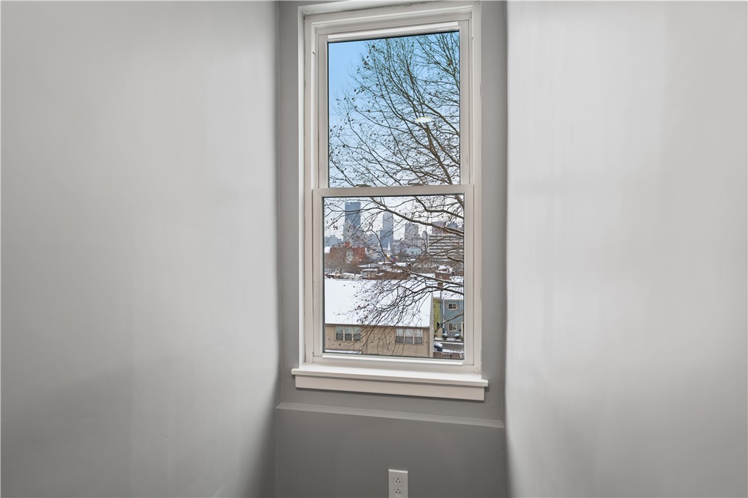 111 Hemlock St