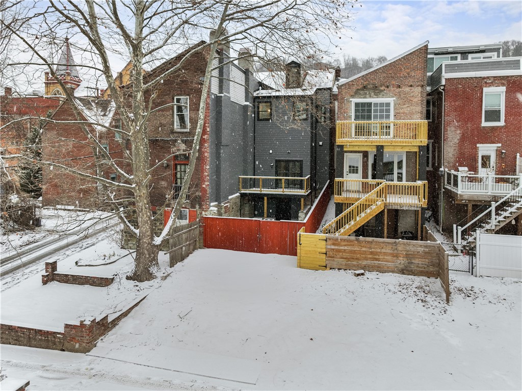 111 Hemlock St