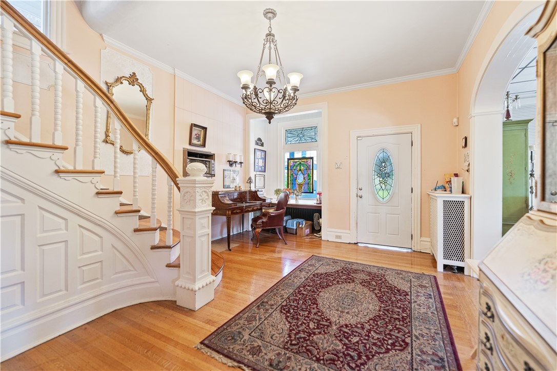 2403 Jenny Lind St