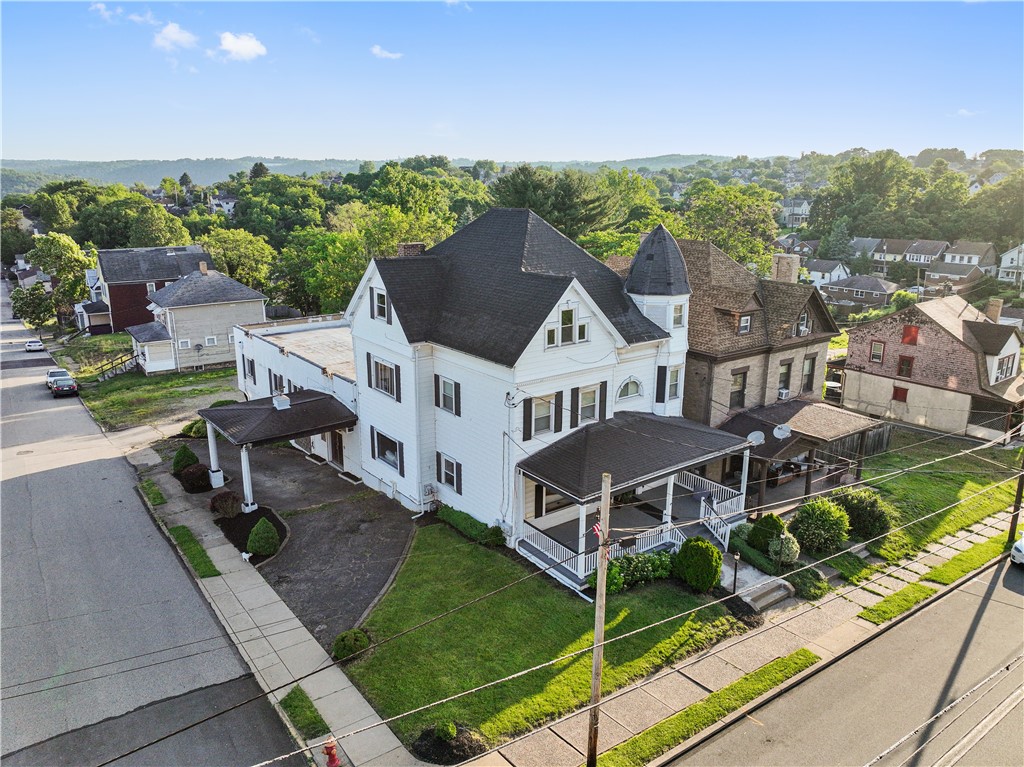 2403 Jenny Lind St
