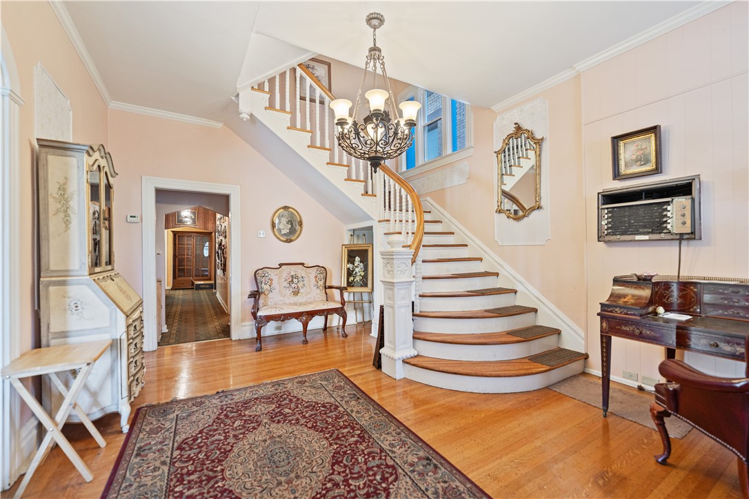2403 Jenny Lind St