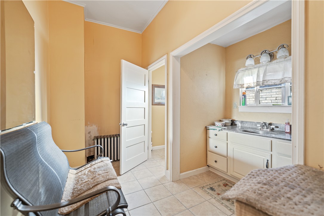 2403 Jenny Lind St