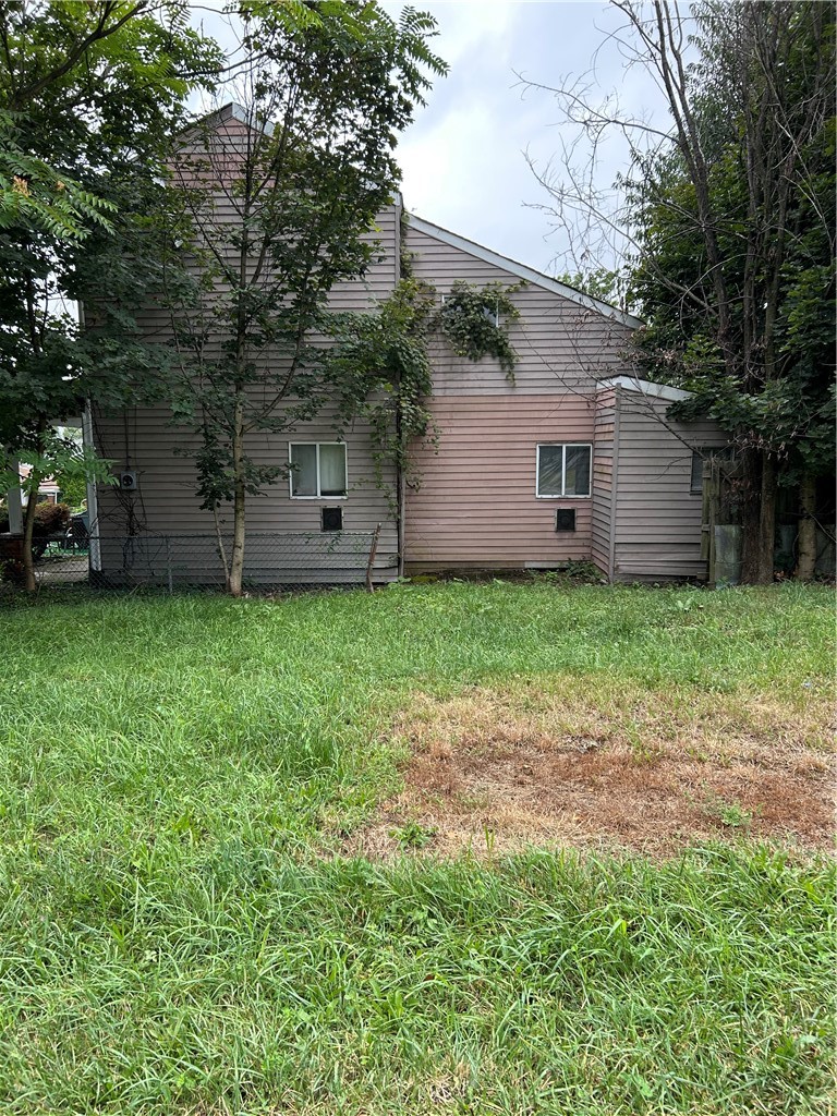213 Fairview Ave