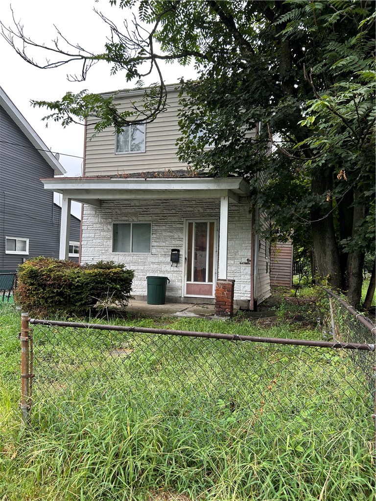 213 Fairview Ave