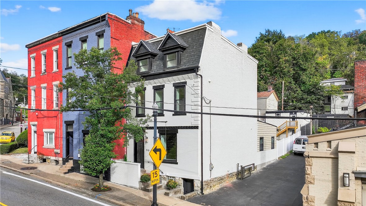 516 S Main St