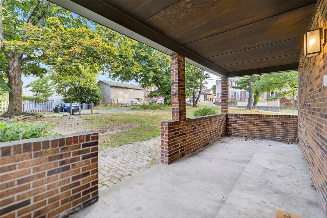 311 Fairview Ave
