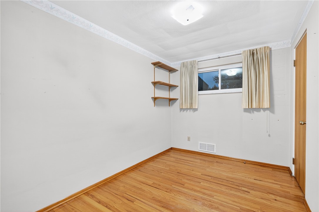 108 Malcolm Ave