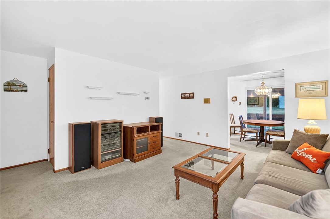 108 Malcolm Ave