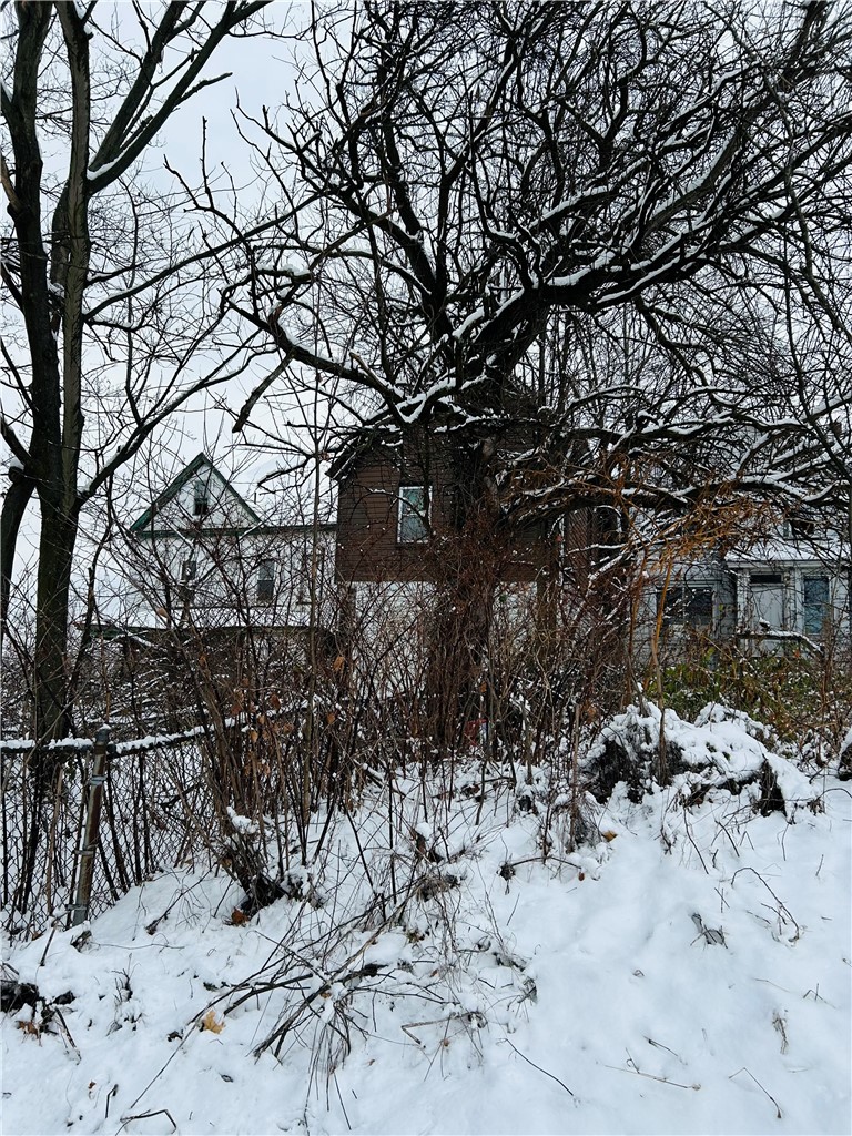 1712 Converse St