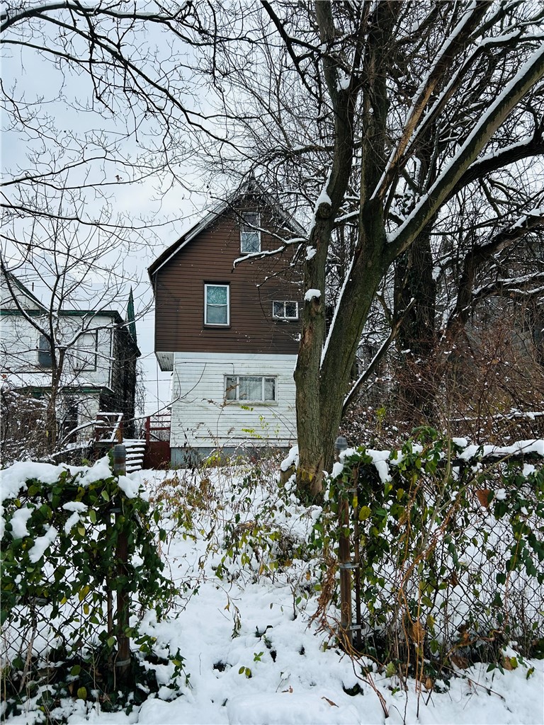 1712 Converse St