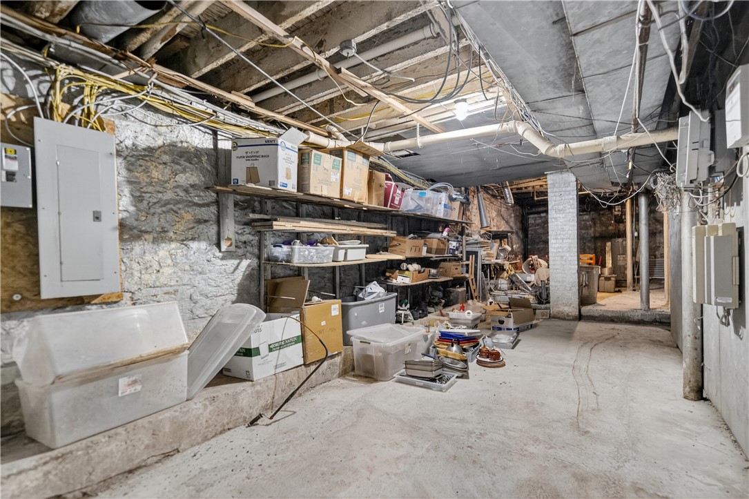 412 S Main St