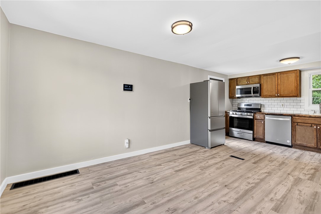 11400 Azalea Dr