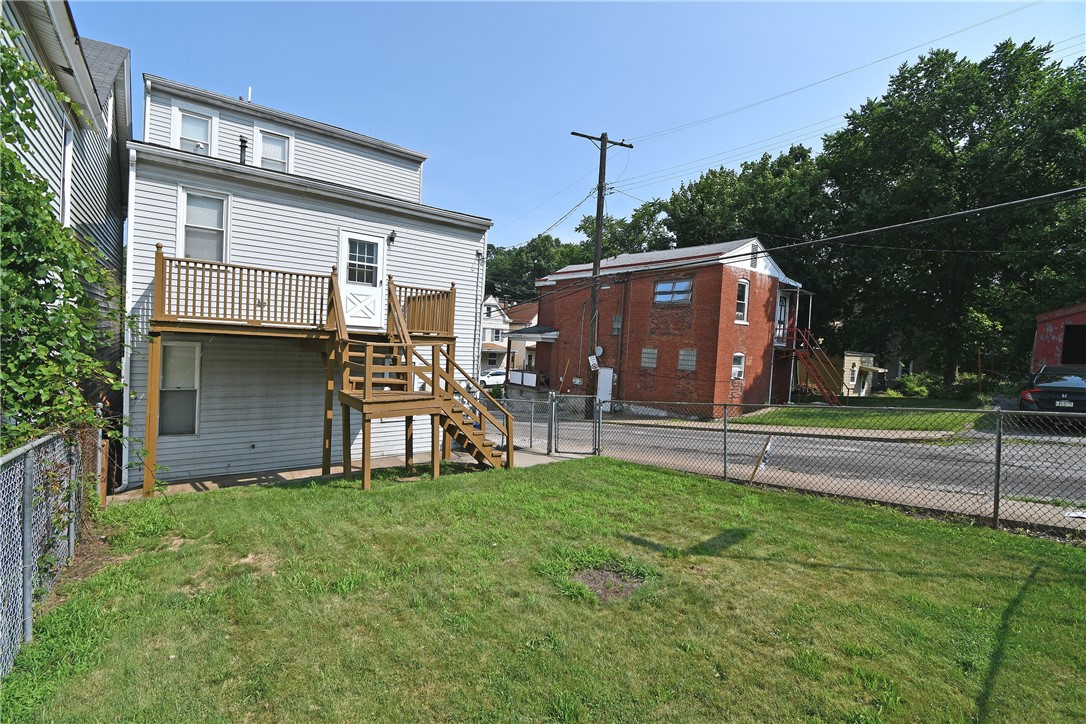 611 Lorenz Ave