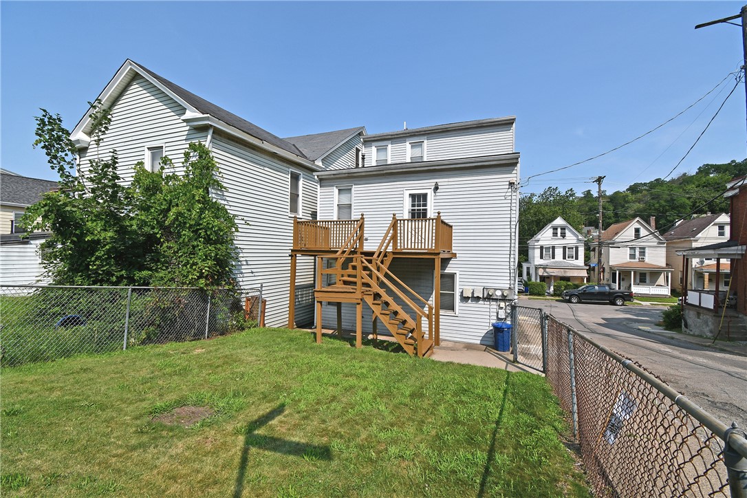611 Lorenz Ave