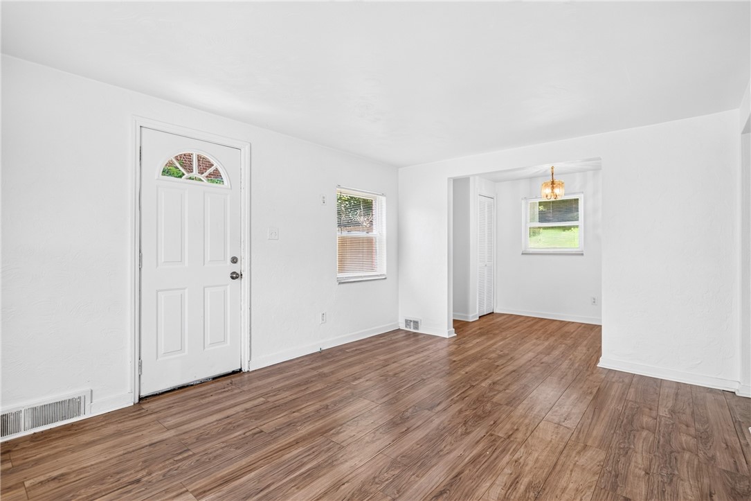 1629 Laketon Rd 1627