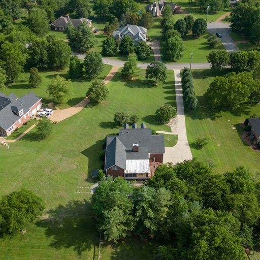 1010 Heritage Woods Dr