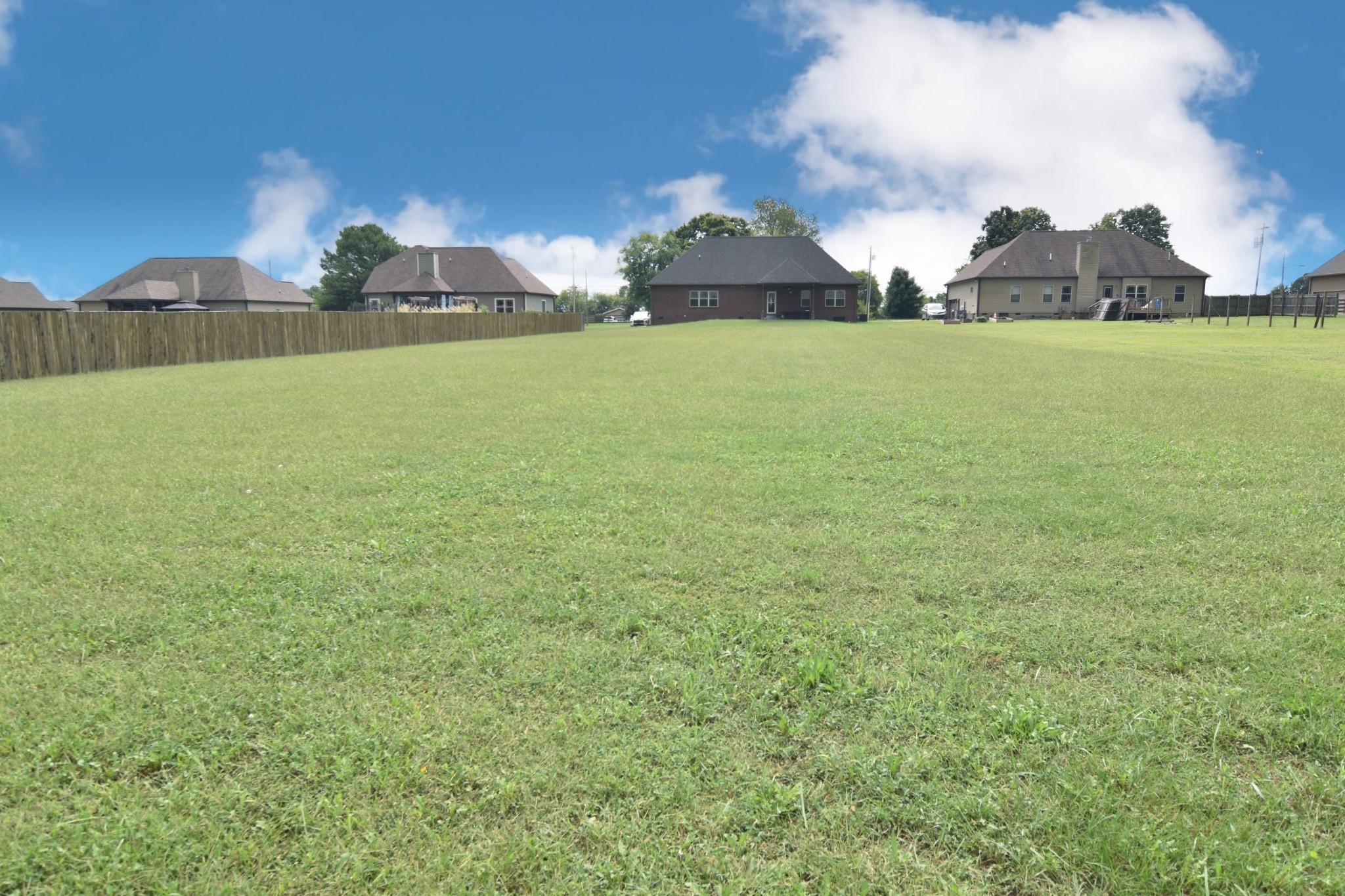 2323 Bluebird Rd