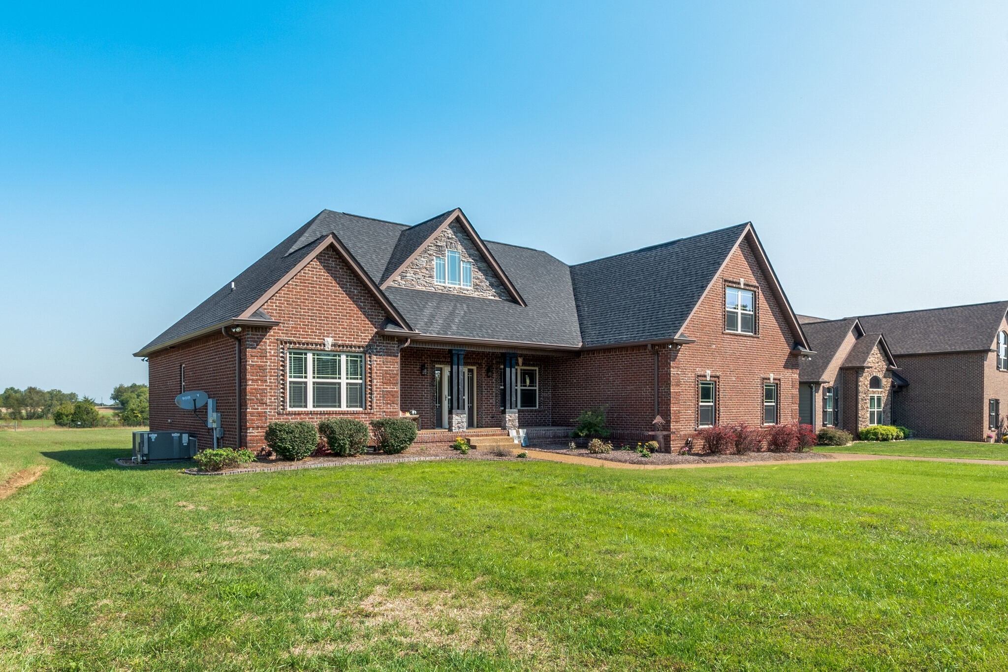 2323 Bluebird Rd