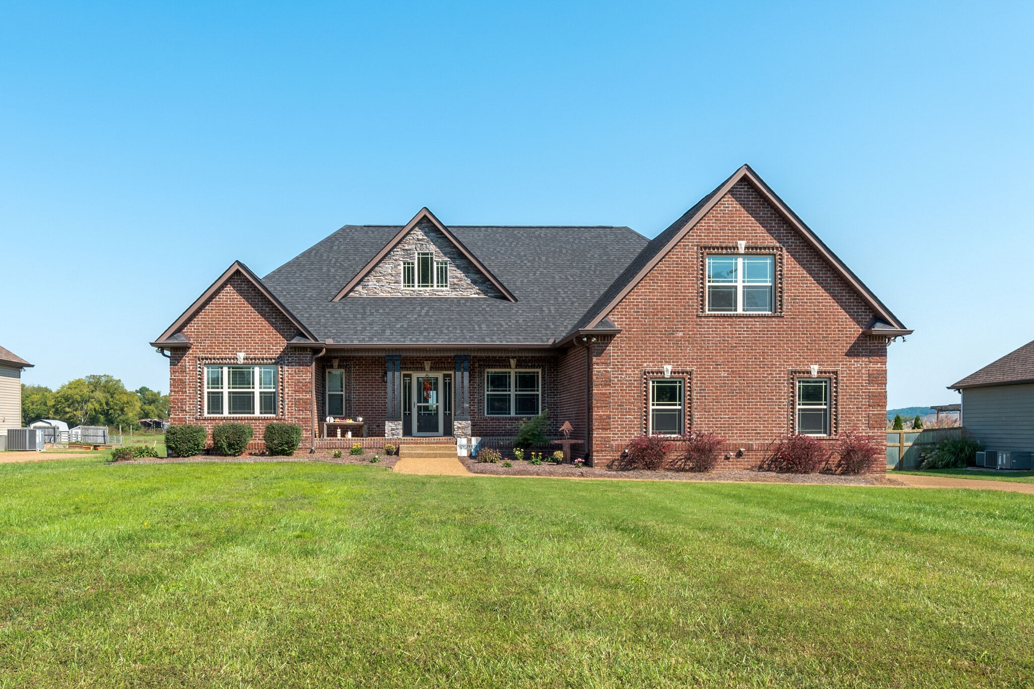2323 Bluebird Rd