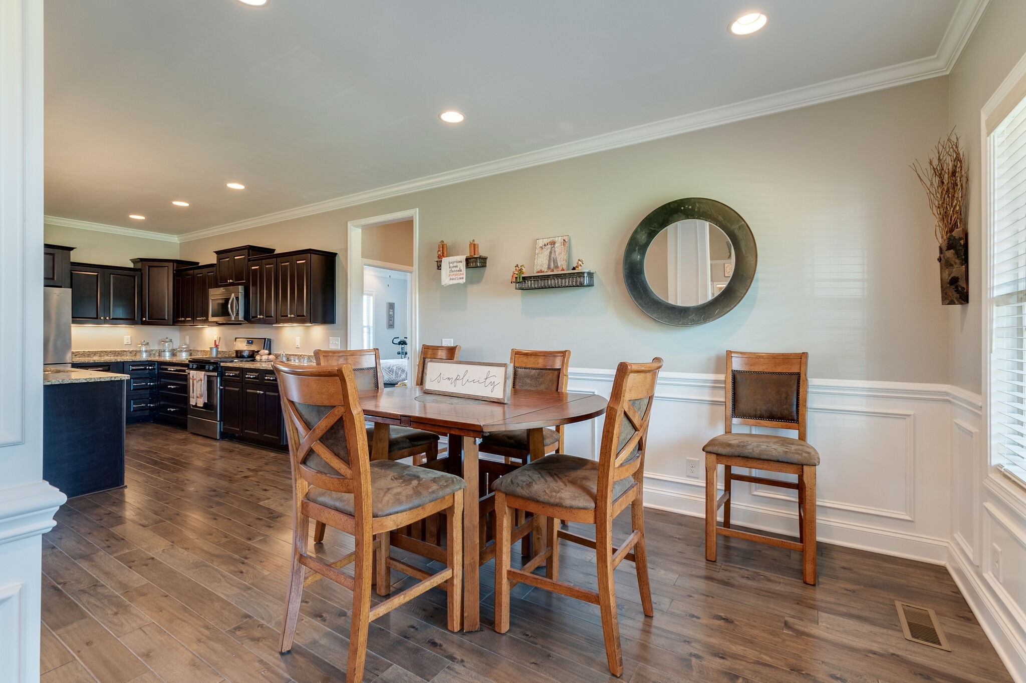 2323 Bluebird Rd