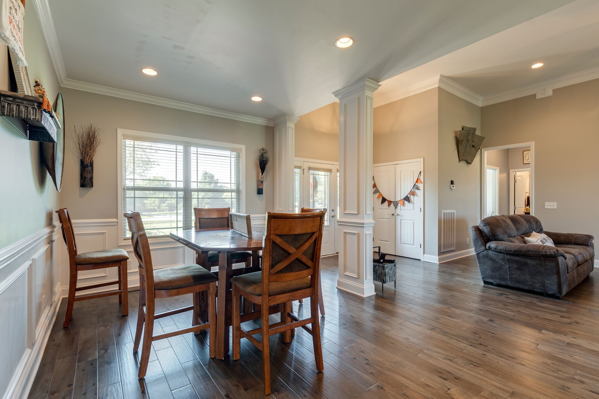 2323 Bluebird Rd