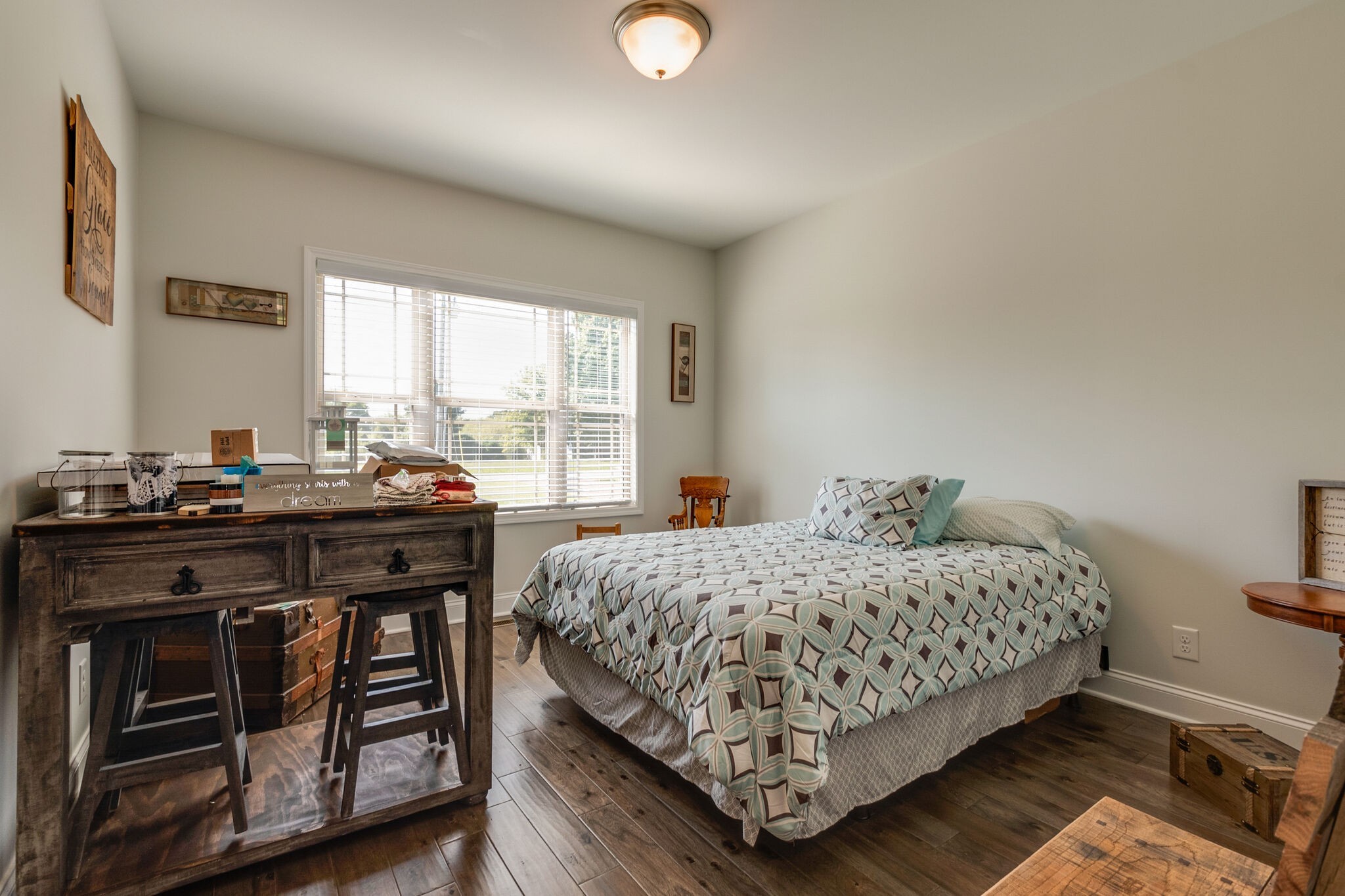 2323 Bluebird Rd