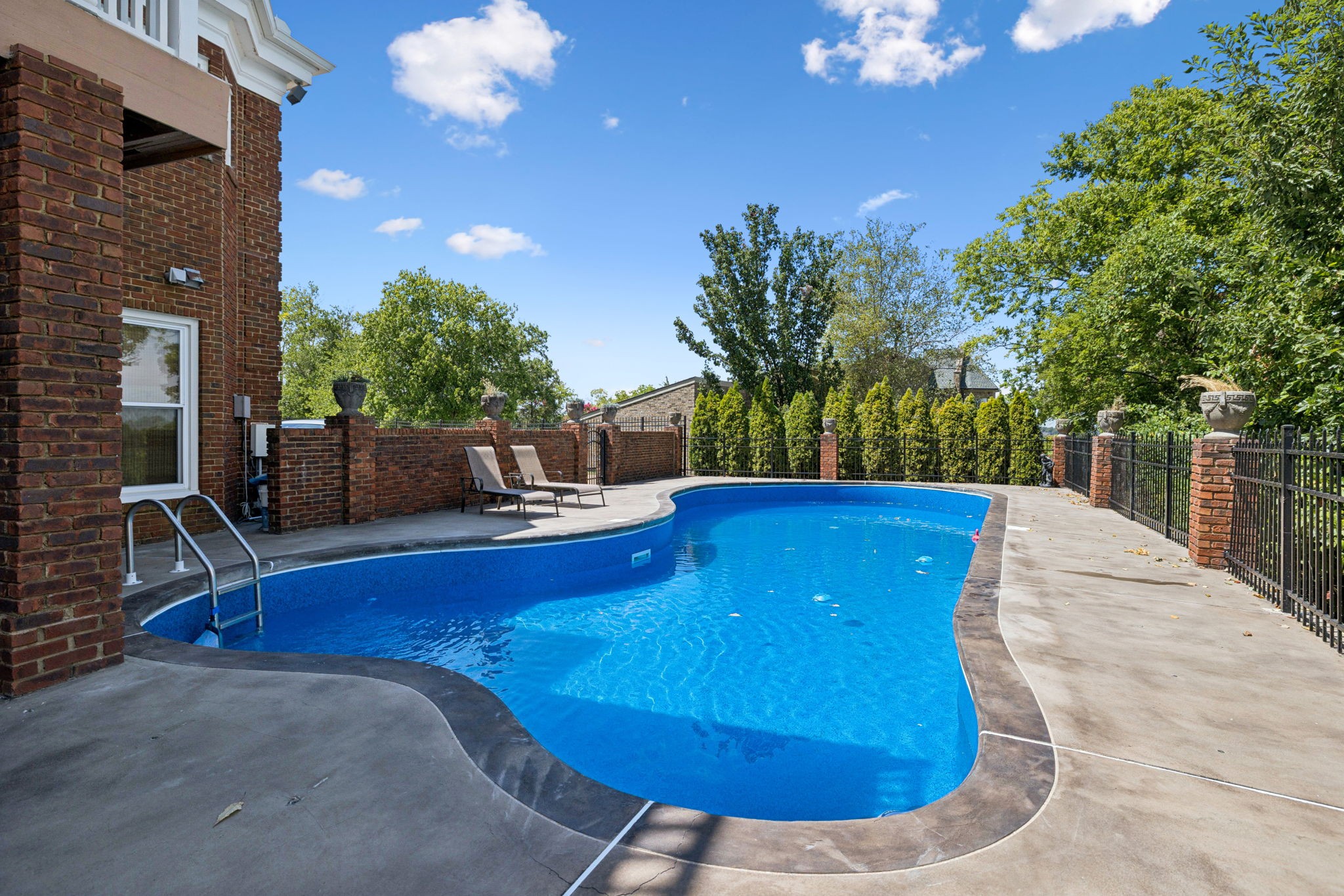 103 Cherry Branch Ln