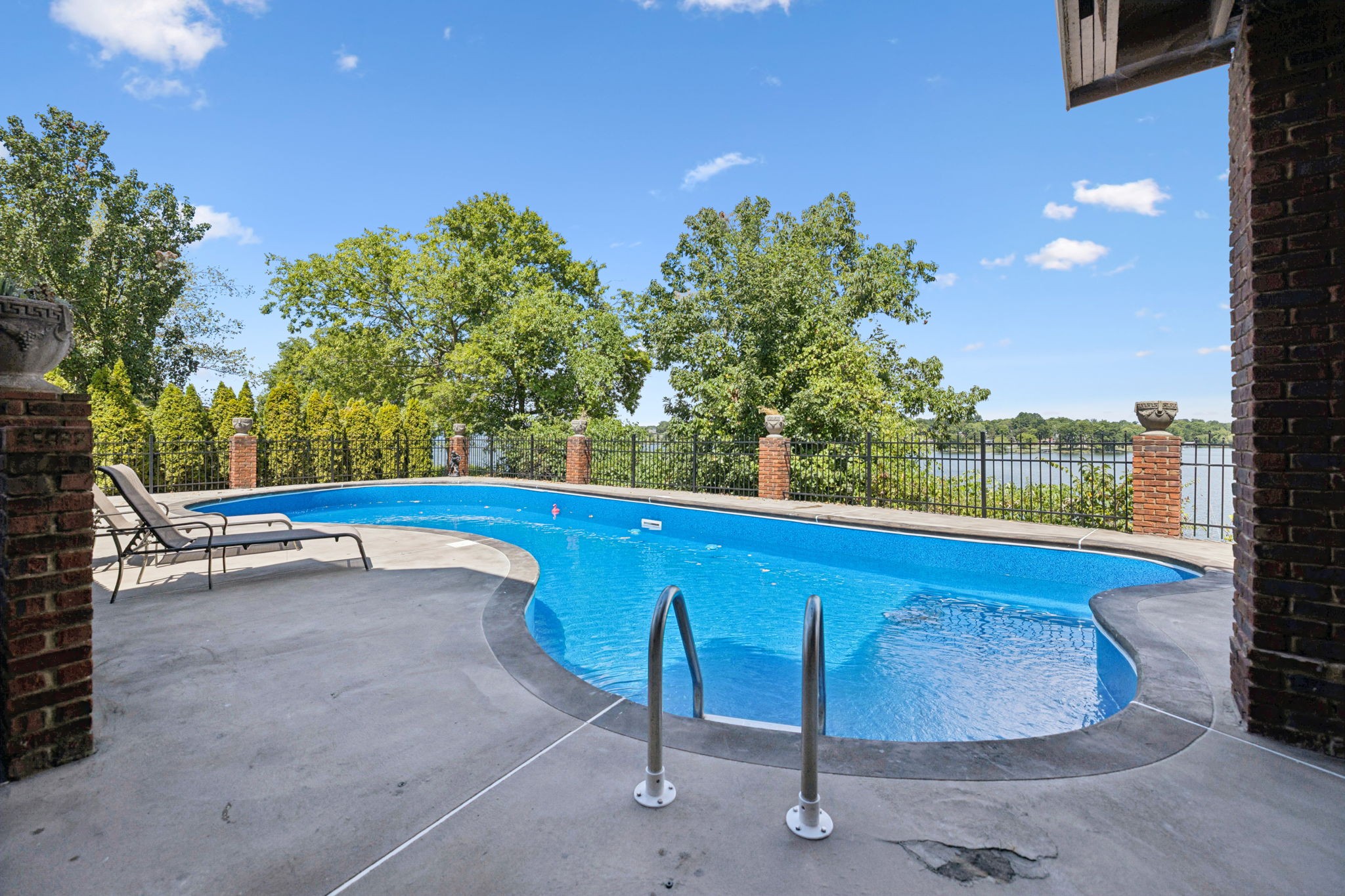 103 Cherry Branch Ln
