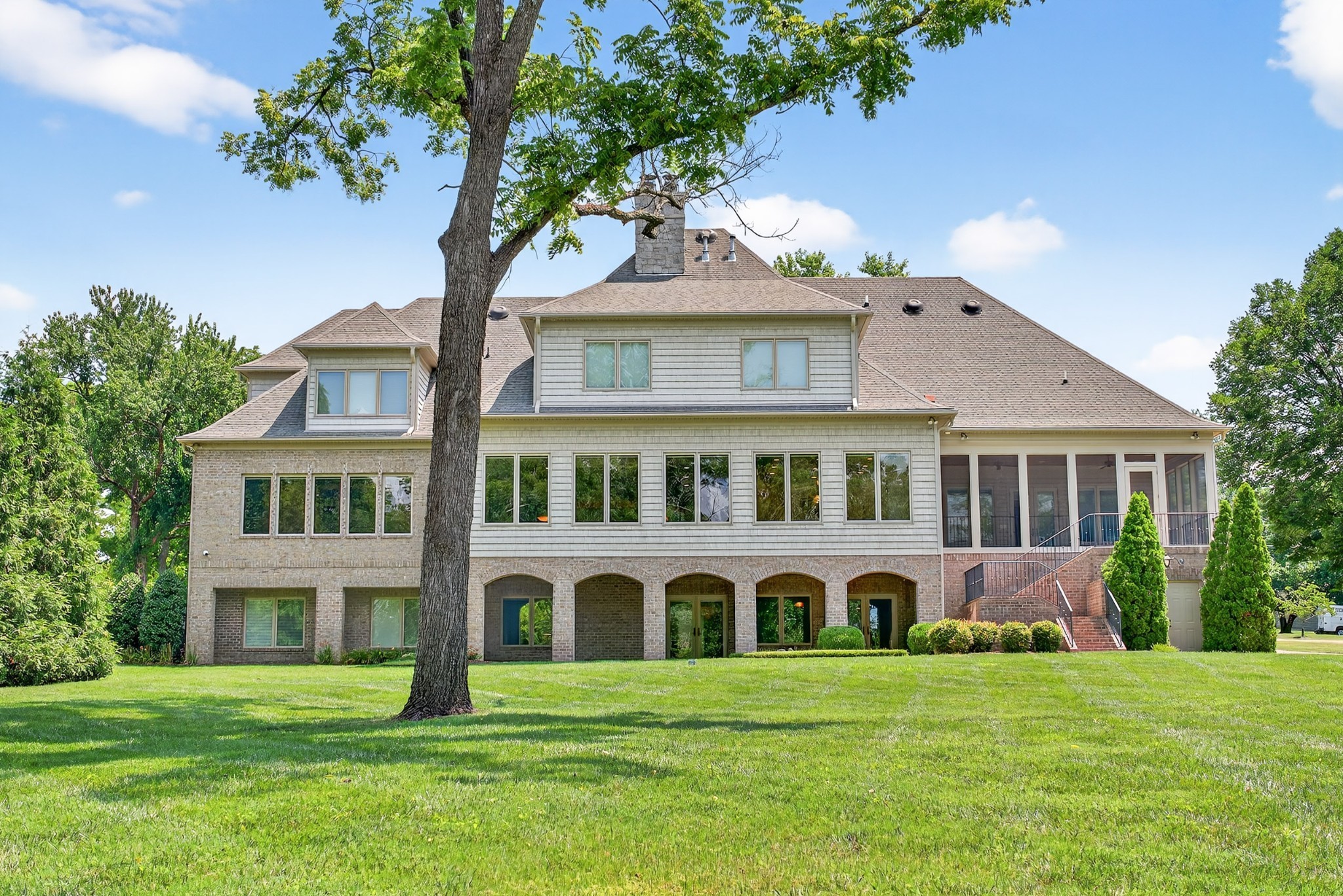 214 Bluegrass Dr