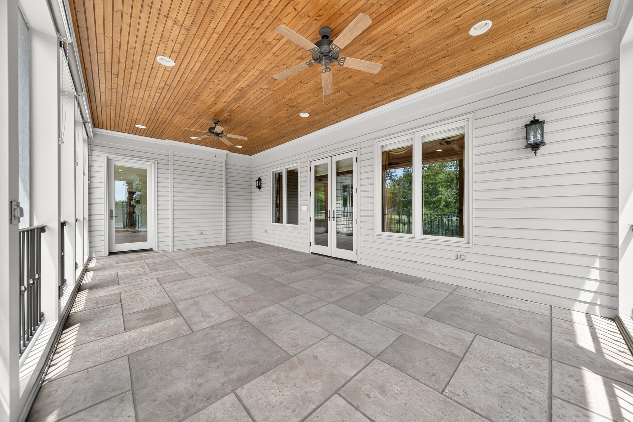 214 Bluegrass Dr