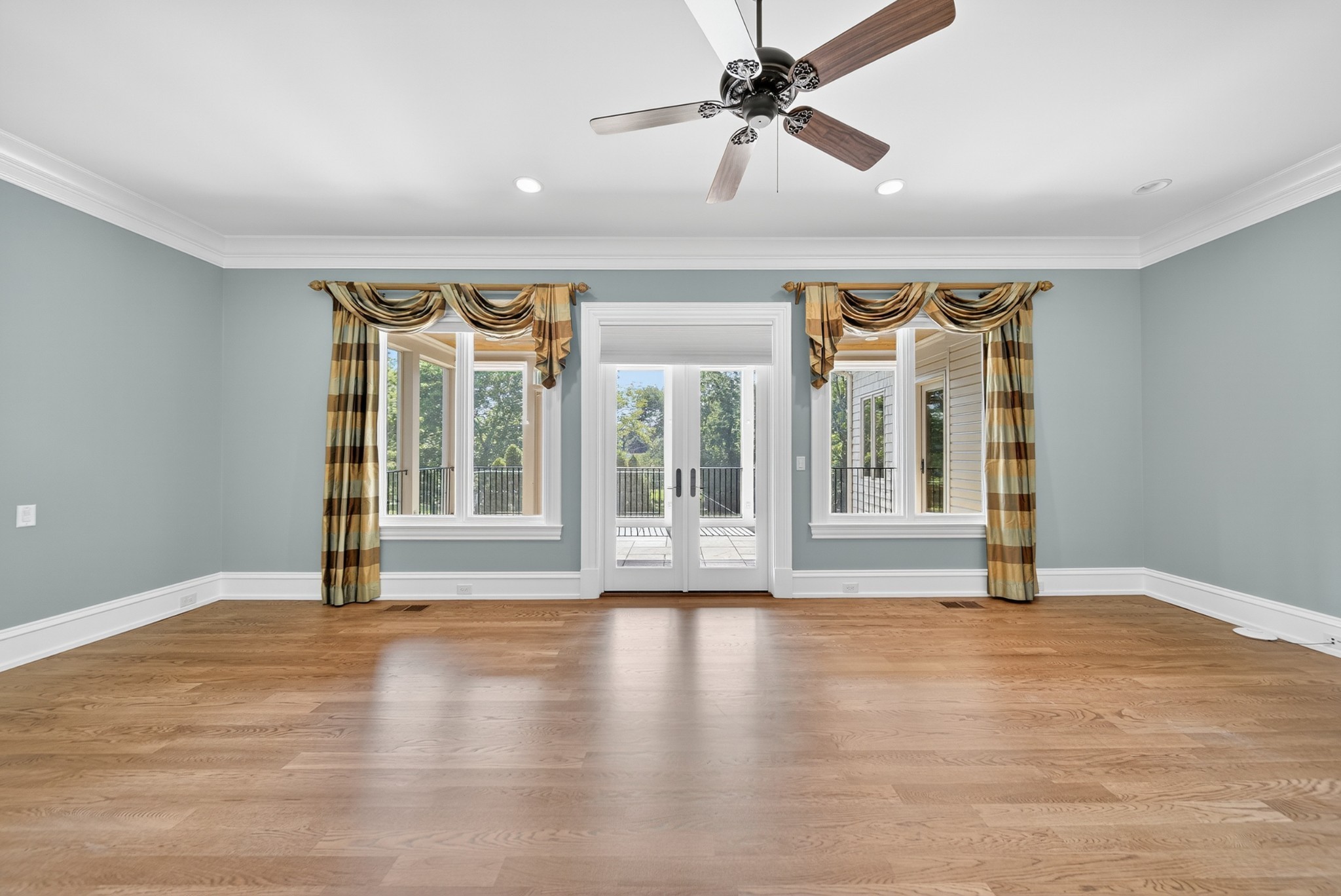 214 Bluegrass Dr