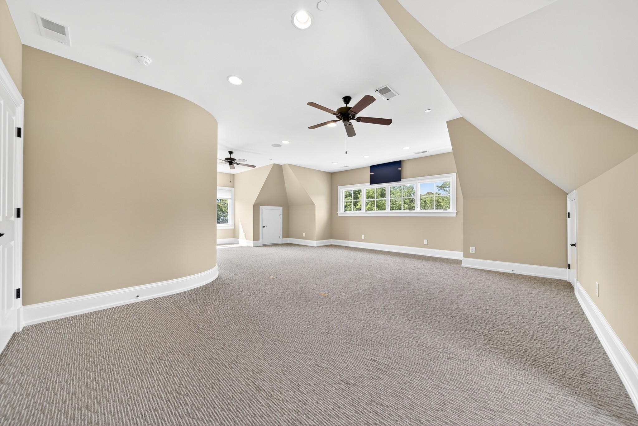 214 Bluegrass Dr