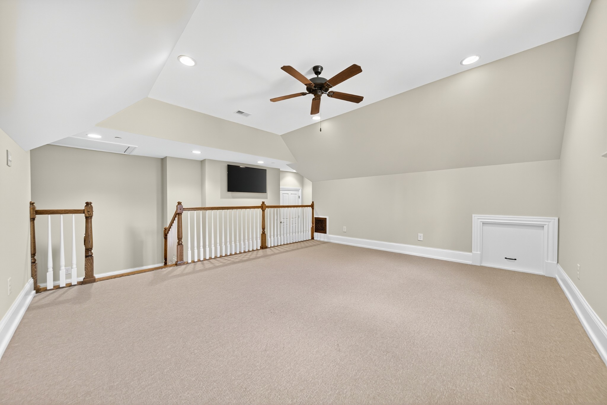 214 Bluegrass Dr