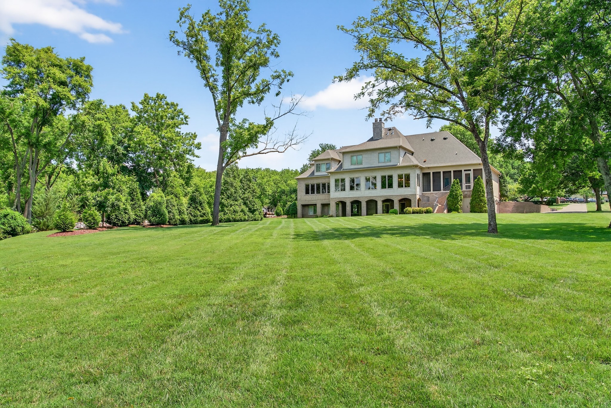 214 Bluegrass Dr