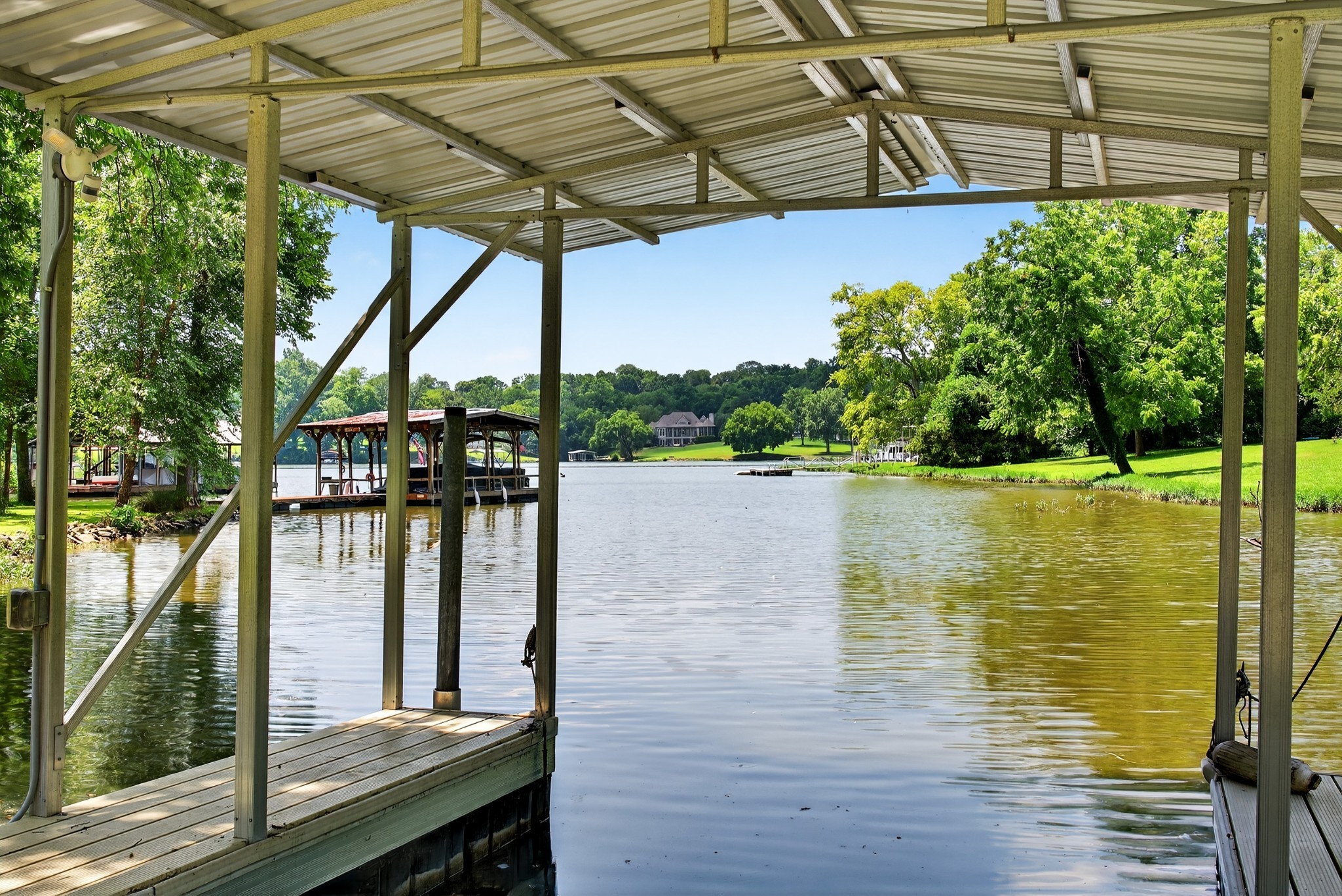 214 Bluegrass Dr
