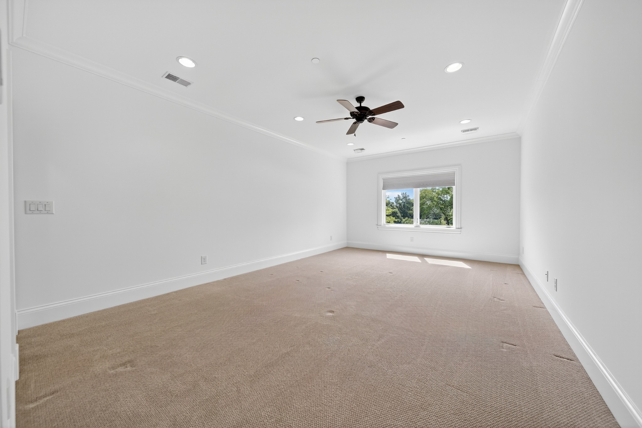214 Bluegrass Dr