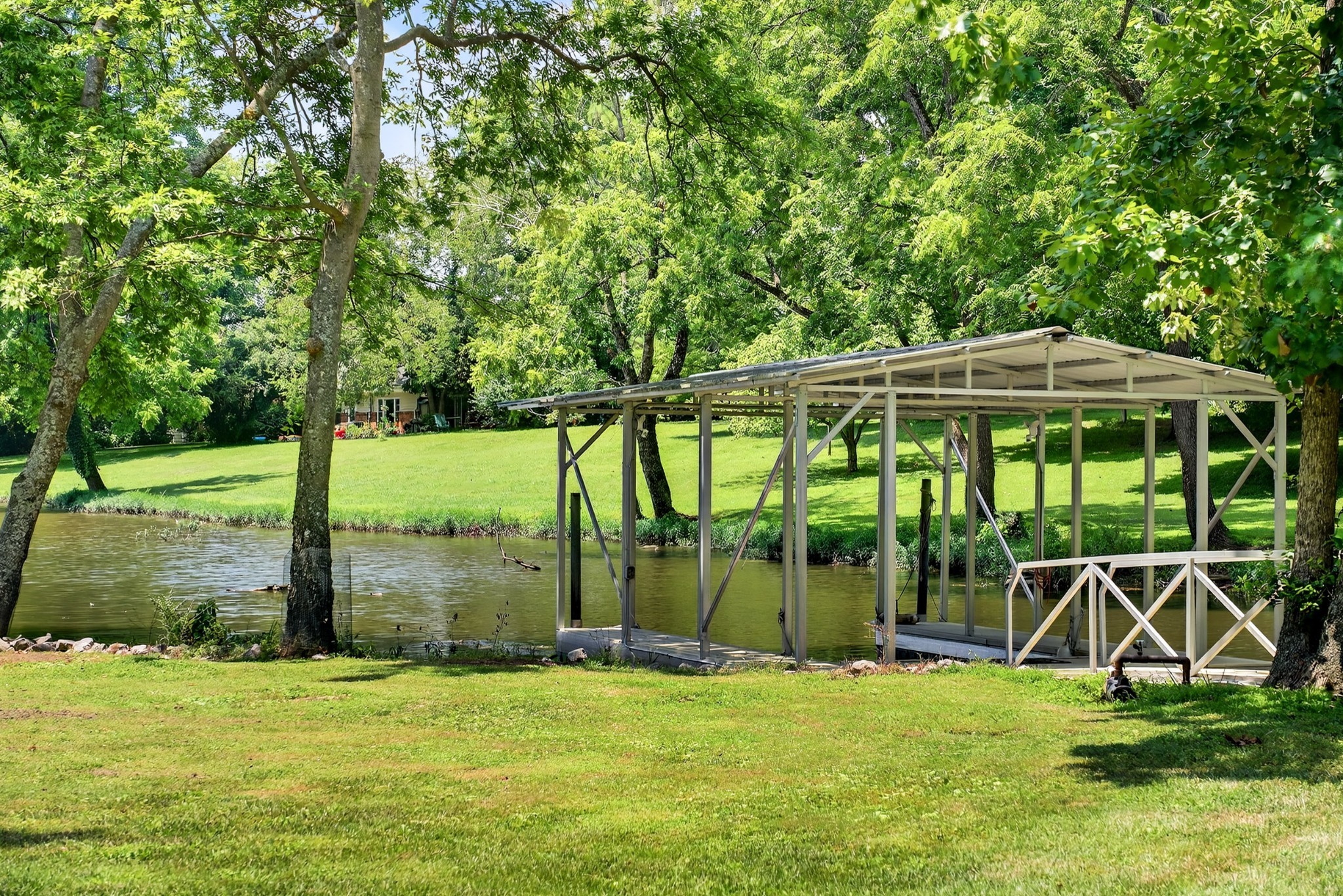 214 Bluegrass Dr