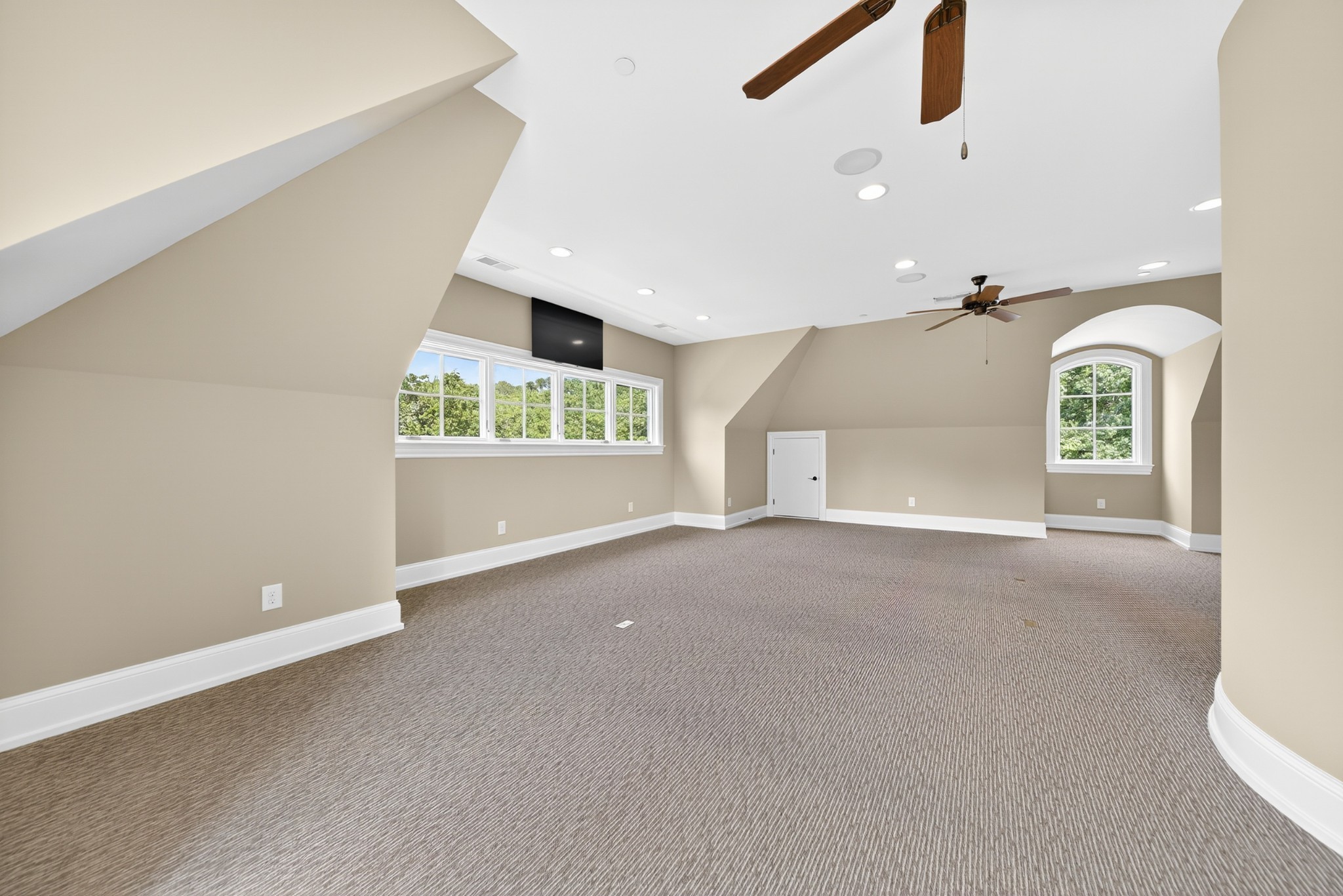 214 Bluegrass Dr