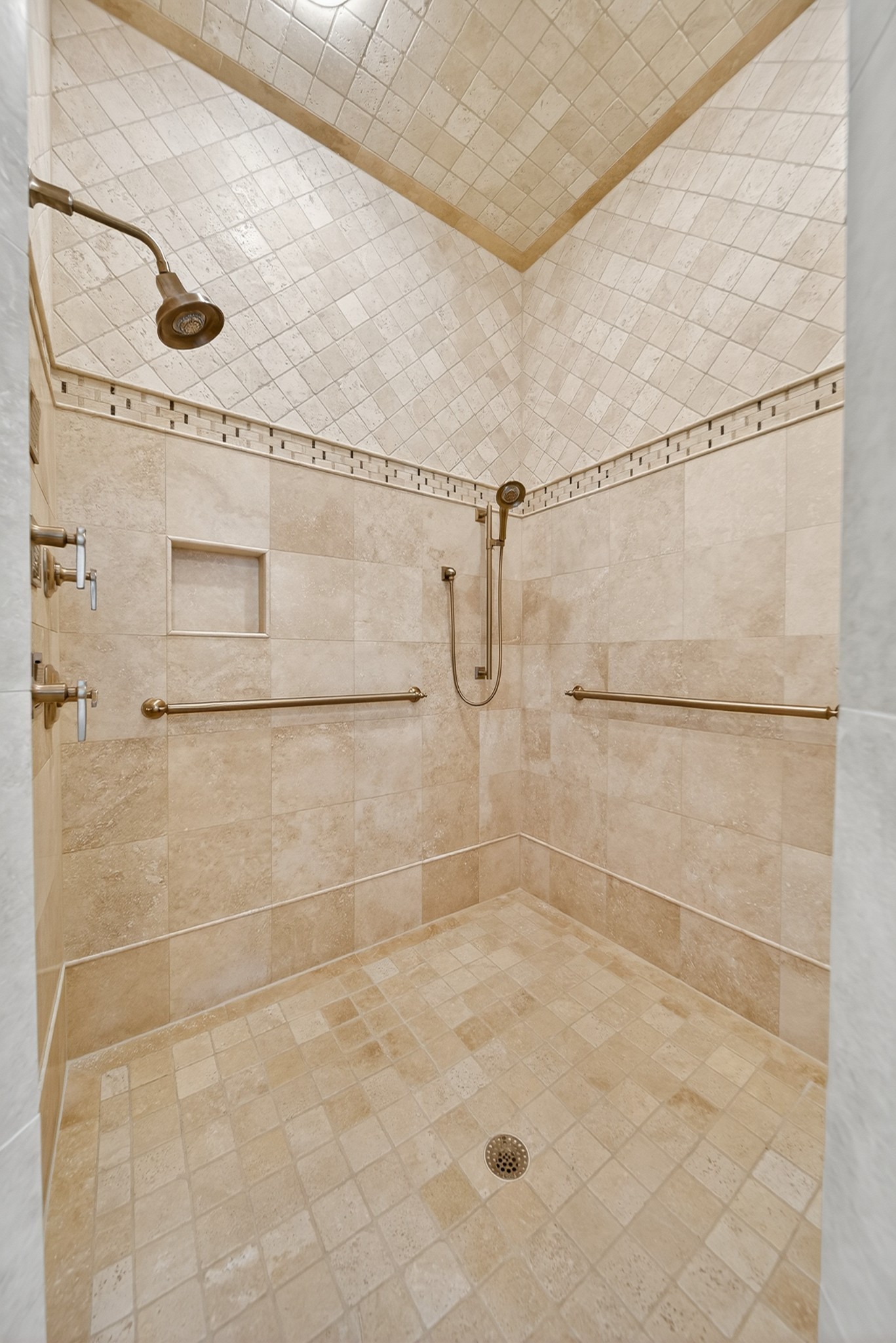 214 Bluegrass Dr