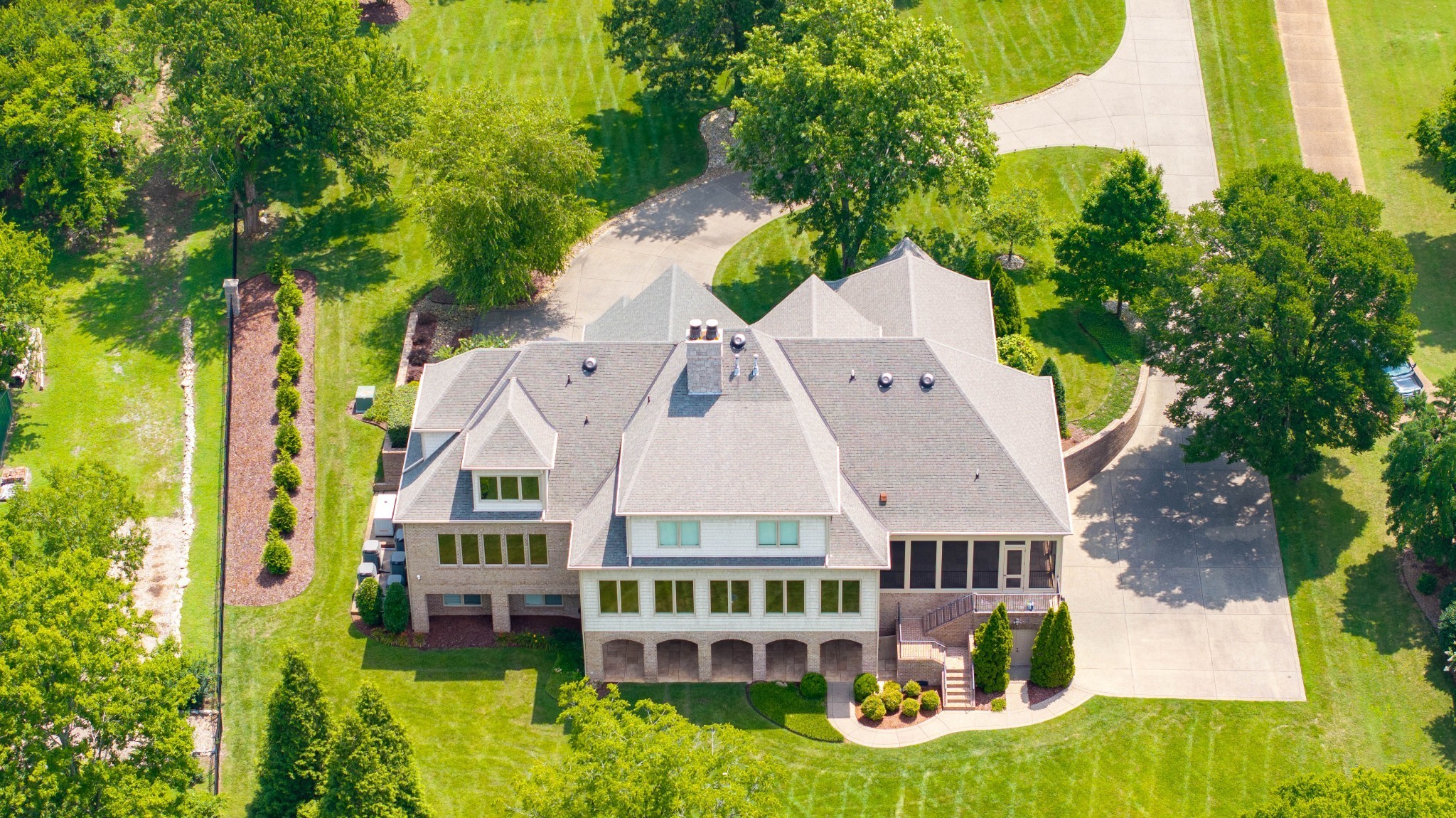 214 Bluegrass Dr