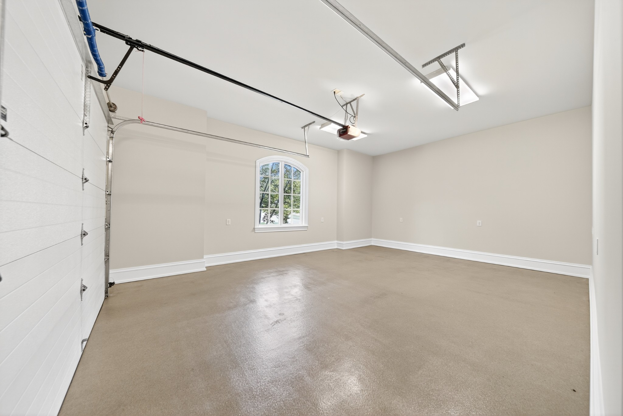 214 Bluegrass Dr